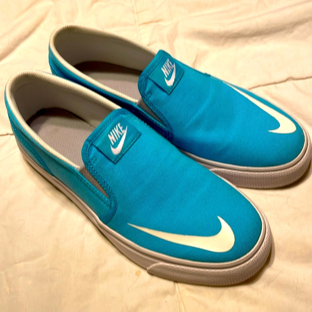 End of Summer sale-Nike Womens Sneaker slip on aqua blue